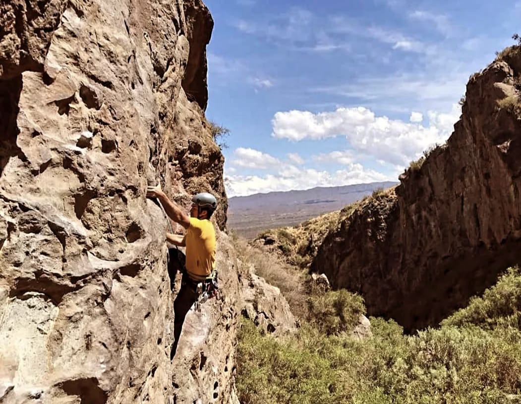 tour rock climbing in mendoza