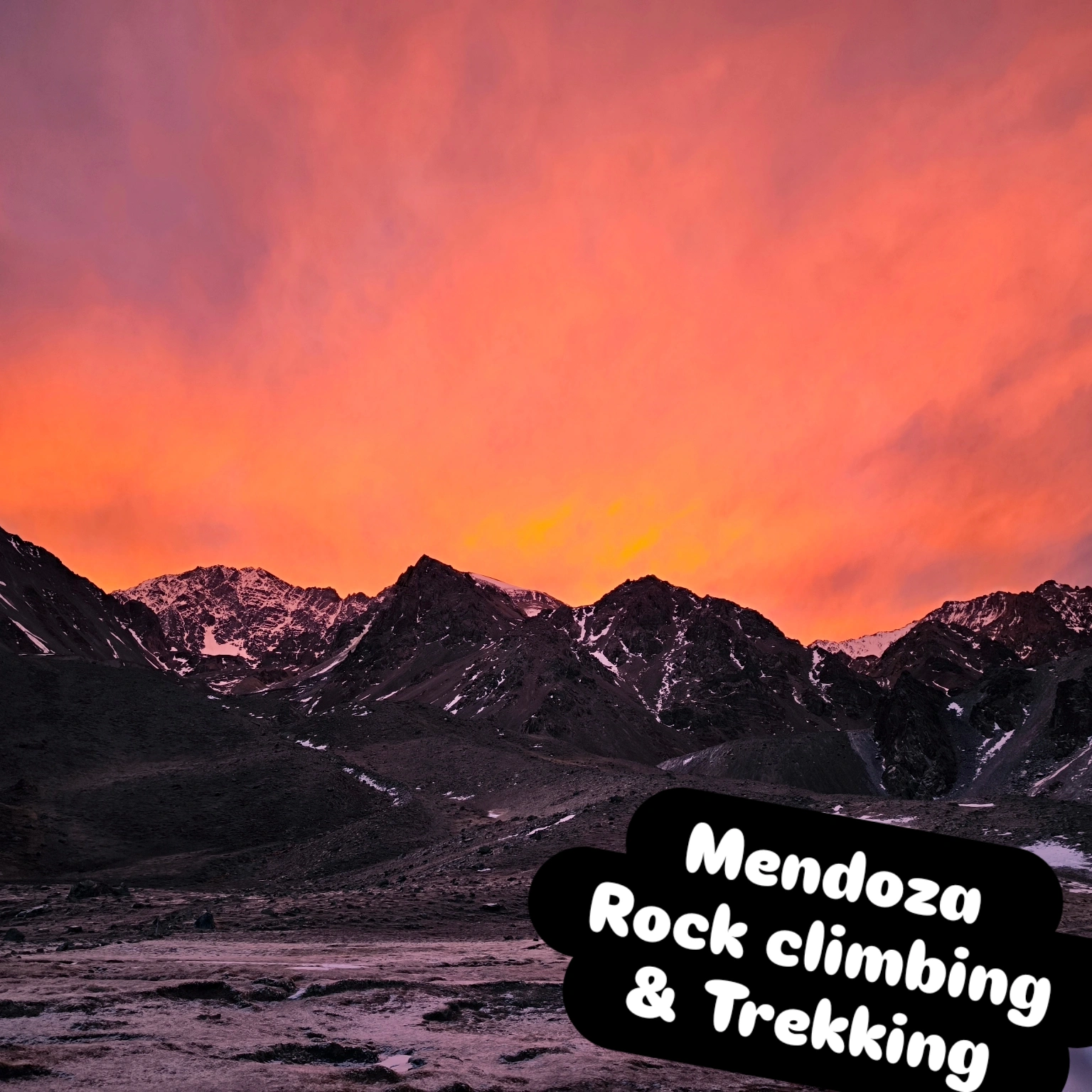 Trekking en Mendoza Vallecitos con paisaje de montaña